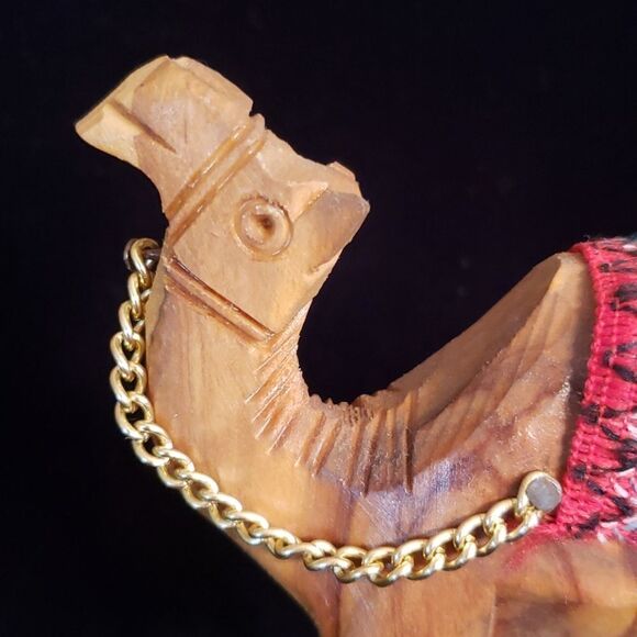 Small Vintage Wooden Camel Figurine - Picture 4 of 6